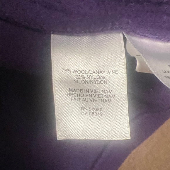 PURPLE COAT. Size US16. - Picture 4 of 4